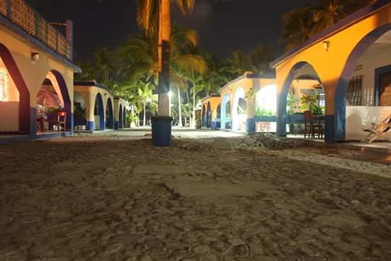Bungalows Azteca San Patricio Melaque Esterno foto